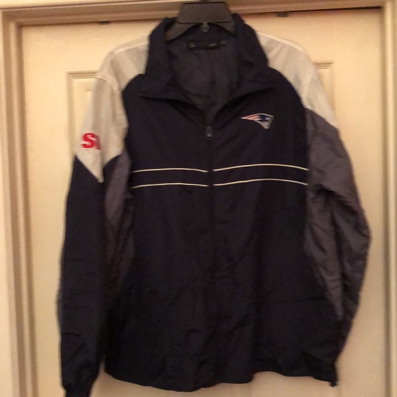 NEW🏈Patriots Windbreaker - Picture 2 of 5